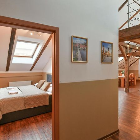 Amazing Charles Bridge Apartment Πράγα Εξωτερικό φωτογραφία
