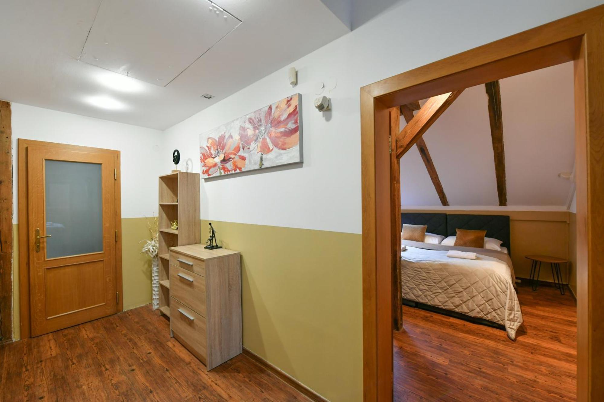 Amazing Charles Bridge Apartment Πράγα Εξωτερικό φωτογραφία