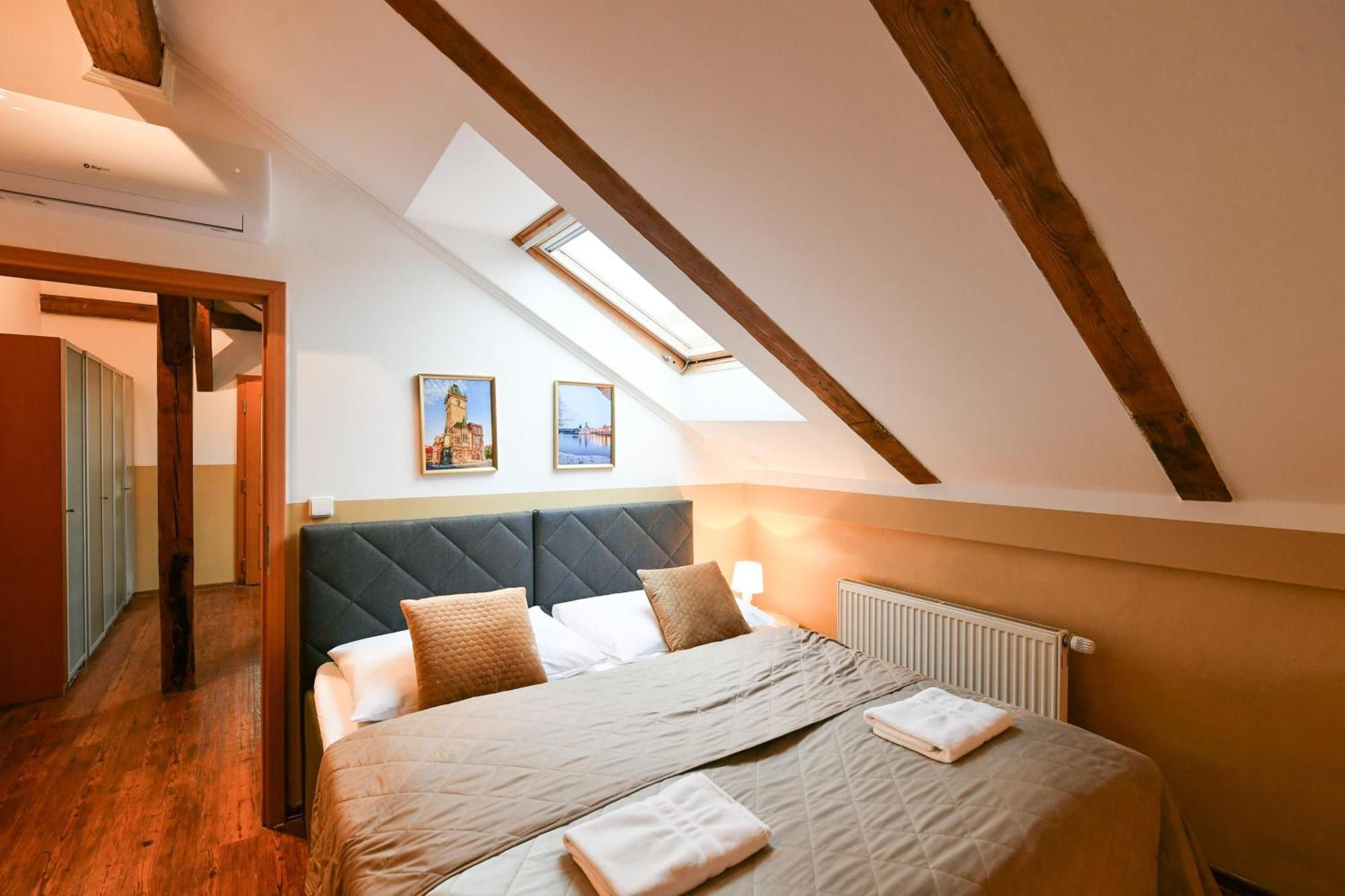 Amazing Charles Bridge Apartment Πράγα Εξωτερικό φωτογραφία