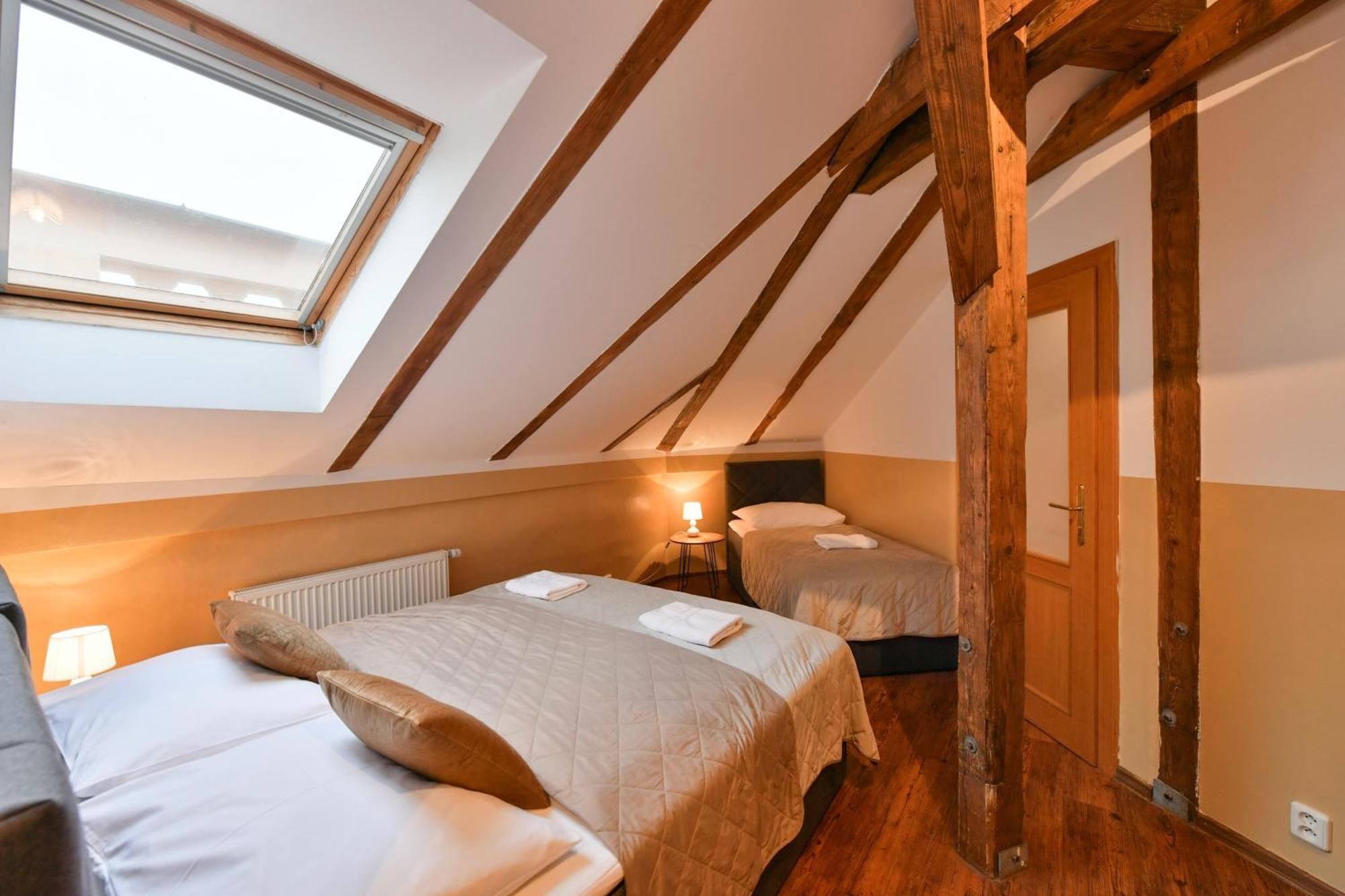 Amazing Charles Bridge Apartment Πράγα Εξωτερικό φωτογραφία