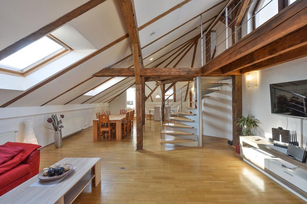 Amazing Charles Bridge Apartment Πράγα Εξωτερικό φωτογραφία
