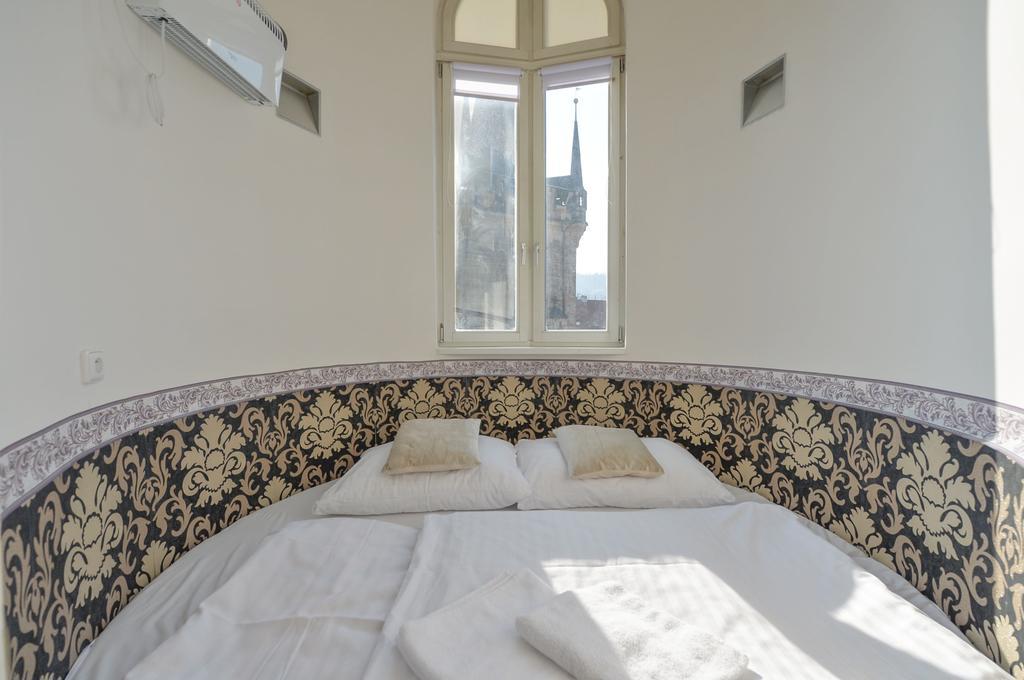 Amazing Charles Bridge Apartment Πράγα Εξωτερικό φωτογραφία