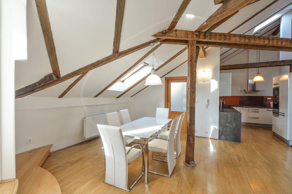 Amazing Charles Bridge Apartment Πράγα Εξωτερικό φωτογραφία